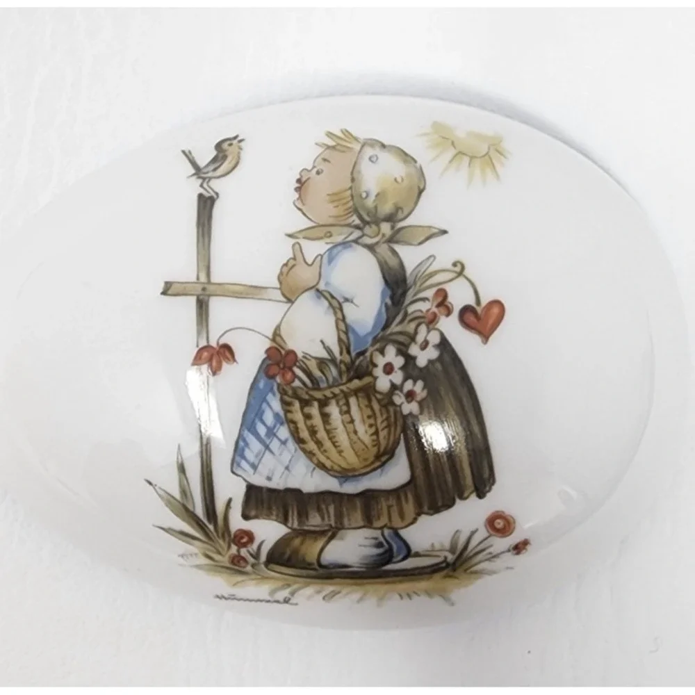 Vtg Sister Berta Hummel Original Porcelain Egg Shape Trinket/Jewelry Box